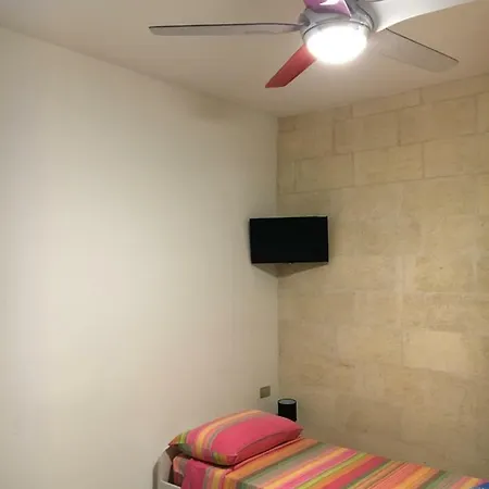 Bed To Rent Villa