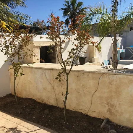 Bed To Rent Villa