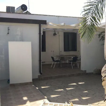 Bed To Rent Villa *