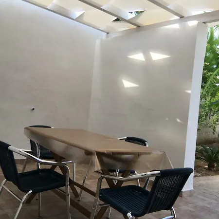 Bed To Rent Villa *